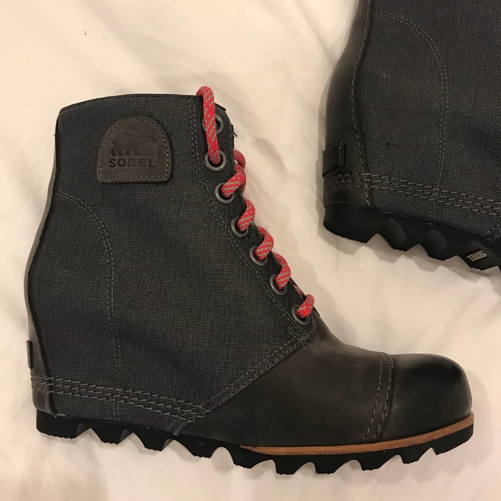 Sorel Wedge Boots (9)